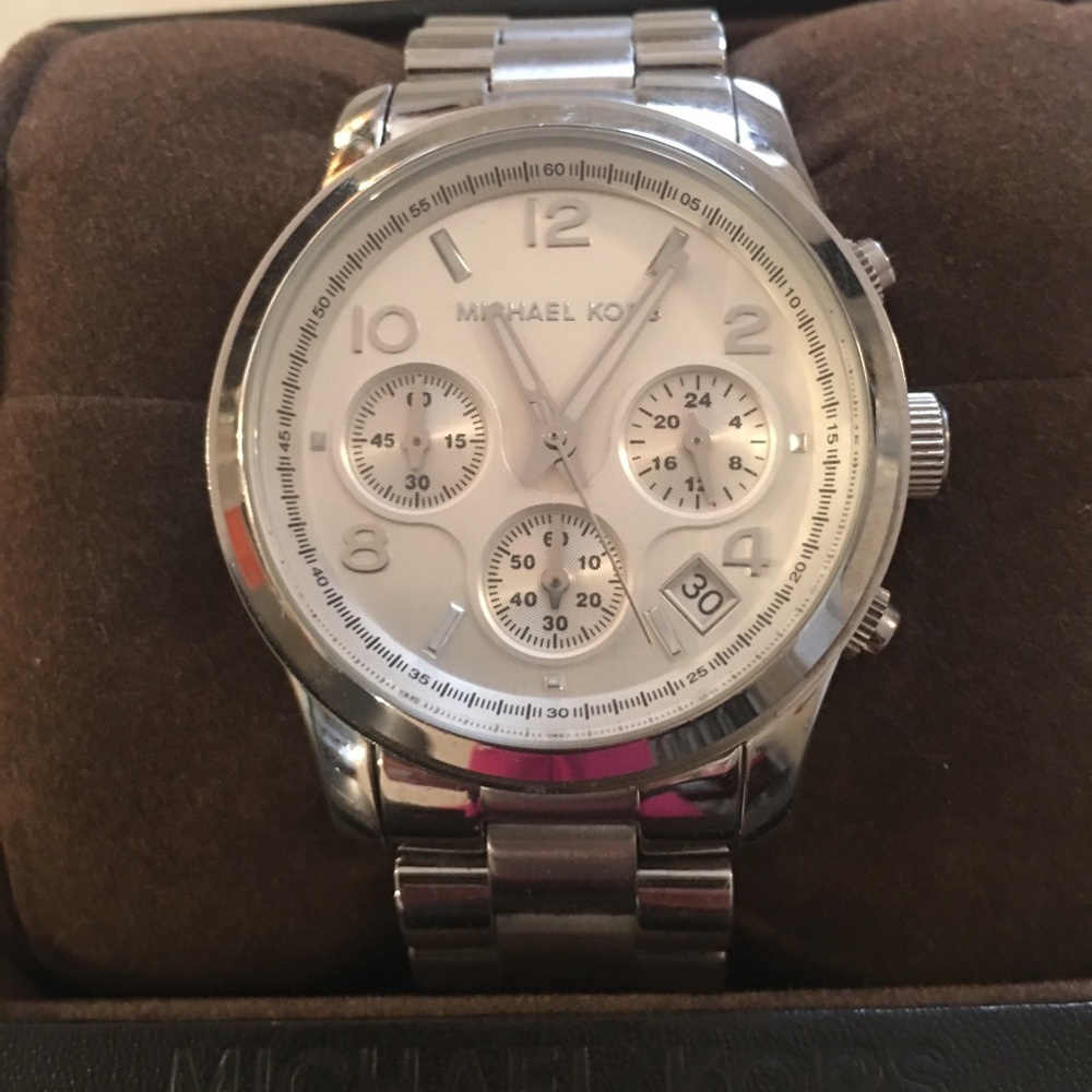 Michael Kors MK5076 Runway Chronograph Watch